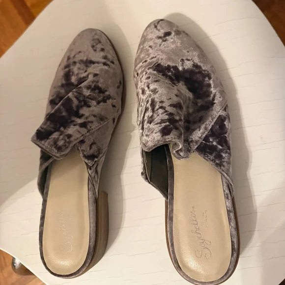 Crushed Velvet Size 10 Mules by Seychelles - Picture 3 of 12